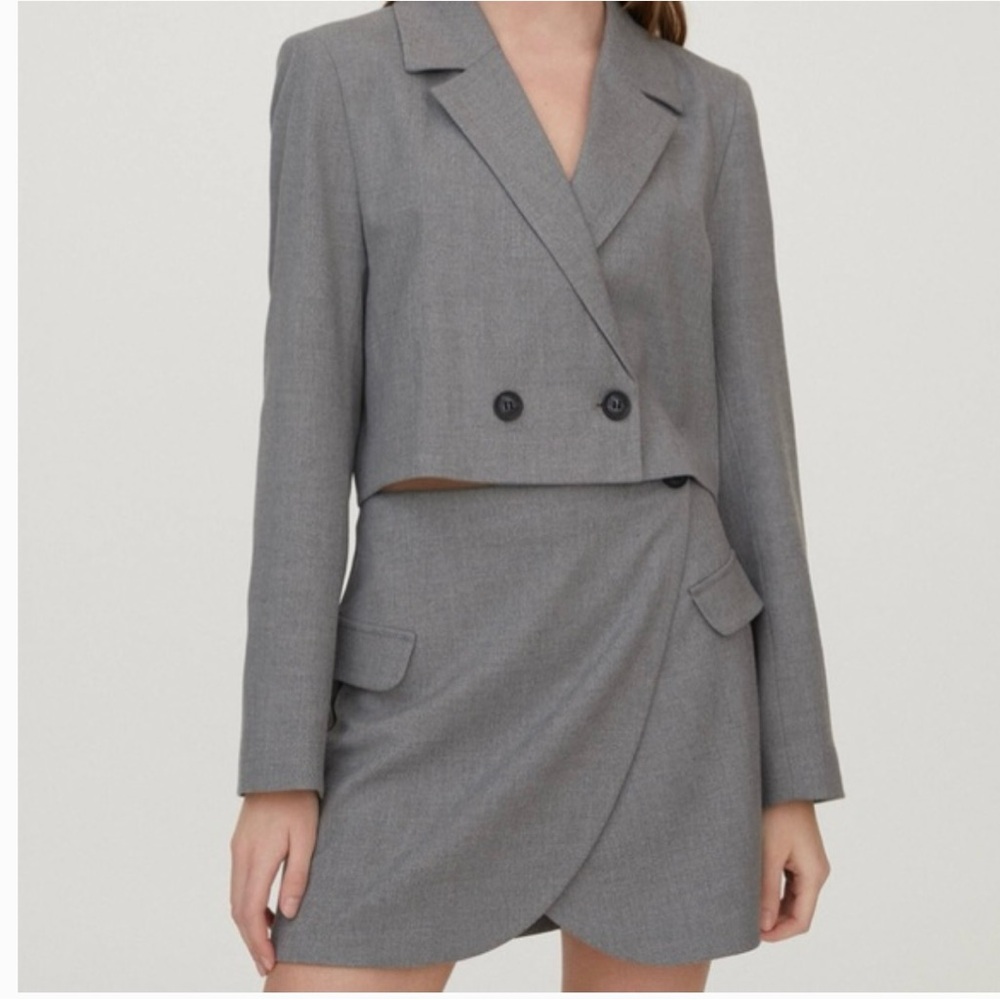 Pull&Bear Cropped Gray Double-Button Blazer - image 6